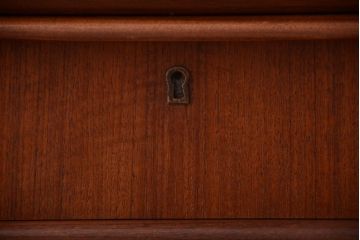 ヴィンテージ家具　北欧ビンテージ　作業台付き!上品なドレッシングチェスト