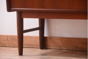 ヴィンテージ家具　北欧ビンテージ　作業台付き!上品なドレッシングチェスト