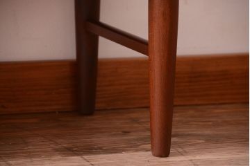 ヴィンテージ家具　北欧ビンテージ　作業台付き!上品なドレッシングチェスト