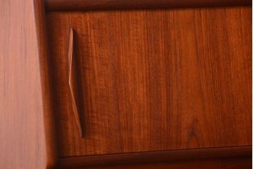 ヴィンテージ家具　北欧ビンテージ　作業台付き!上品なドレッシングチェスト