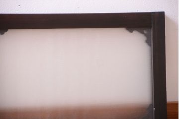 大正ロマン　上品なレトロガラス入りの木製明り取り