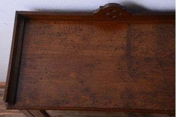 アンティーク家具　イギリスアンティーク　ウォールナット材の古いガラスキャビネット