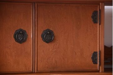 中古　民芸家具　上品な木味の屋久杉製収納棚(2)