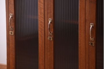 アンティーク家具　和製アンティーク　モールガラス入り!ネームプレート付きの古いロッカー