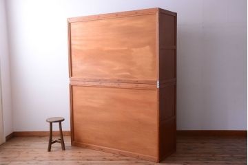 アンティーク家具　和製アンティーク　モールガラス入り!ネームプレート付きの古いロッカー