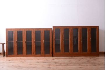 アンティーク家具　和製アンティーク　モールガラス入り!ネームプレート付きの古いロッカー