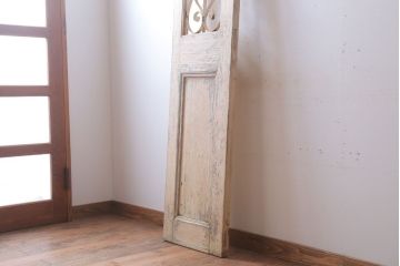 アンティーク　オリジナルペイントのおしゃれなドア
