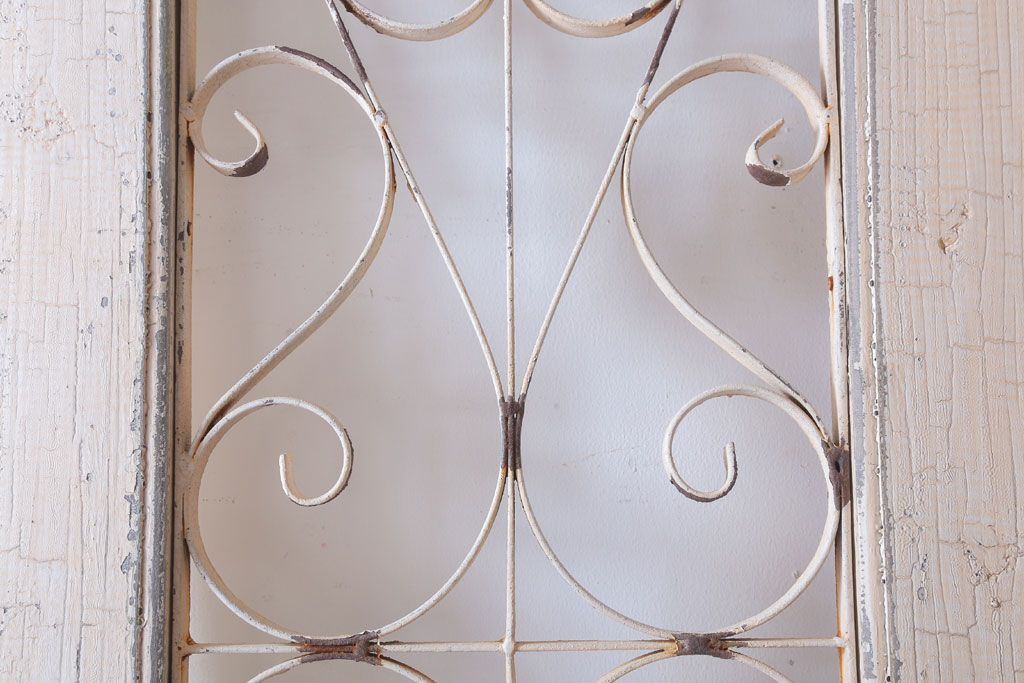 アンティーク　オリジナルペイントのおしゃれなドア