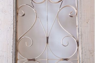 アンティーク　オリジナルペイントのおしゃれなドア