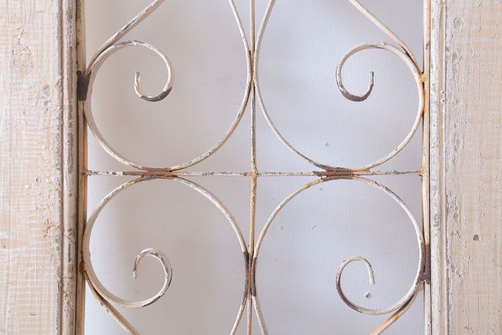 アンティーク　オリジナルペイントのおしゃれなドア