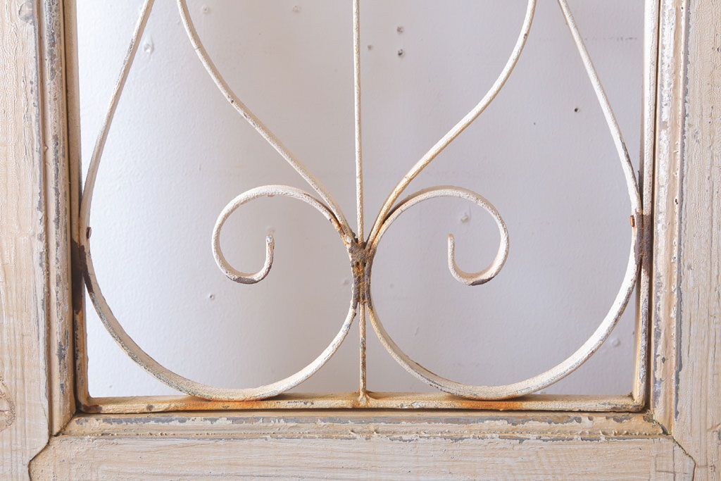 アンティーク　オリジナルペイントのおしゃれなドア