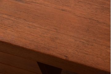 ヴィンテージ家具　北欧ビンテージ　デンマーク　Chr. Linneberg　チーク材のデスク(片袖机)