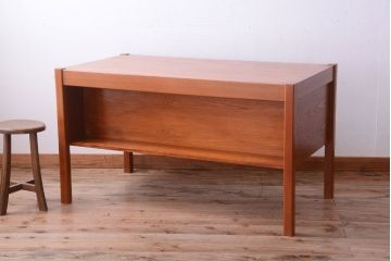 ヴィンテージ家具　北欧ビンテージ　デンマーク　Chr. Linneberg　チーク材のデスク(片袖机)