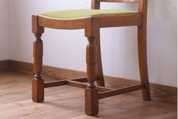 ヴィンテージ家具　イギリスビンテージ　オーク材のダイニングチェア(2)