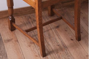 ヴィンテージ家具　イギリスビンテージ　オーク材のダイニングチェア(2)