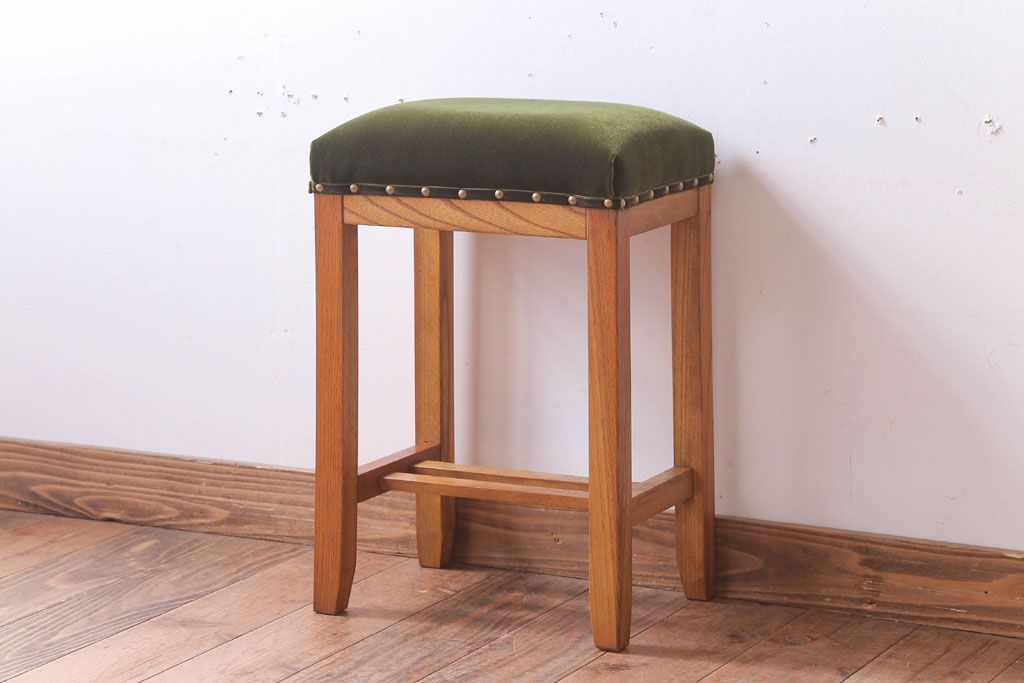 レトロ家具　アンティーク　古い木のレトロなクッション座面角スツール