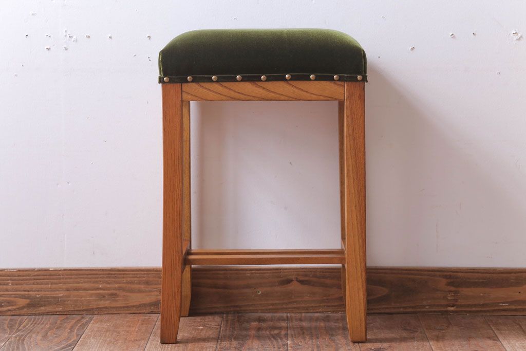 レトロ家具　アンティーク　古い木のレトロなクッション座面角スツール