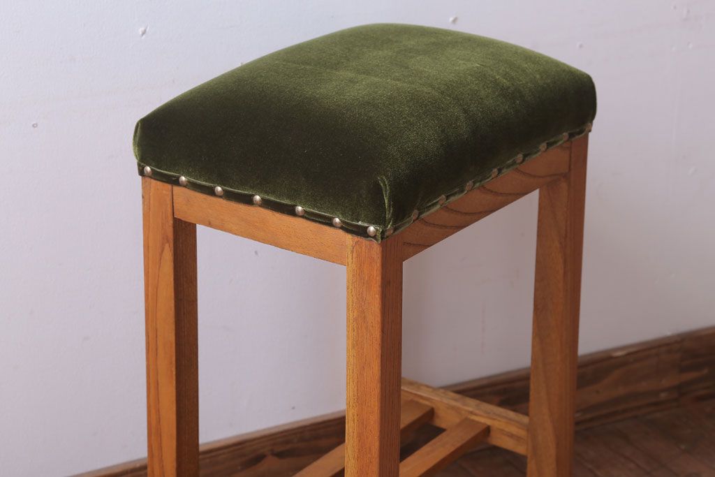 レトロ家具　アンティーク　古い木のレトロなクッション座面角スツール