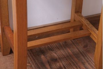 レトロ家具　アンティーク　古い木のレトロなクッション座面角スツール