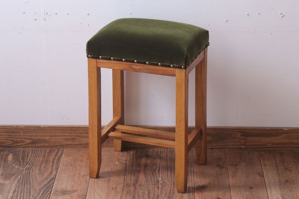 レトロ家具　アンティーク　古い木のレトロなクッション座面角スツール