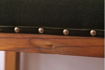 レトロ家具　アンティーク　古い木のレトロなクッション座面角スツール