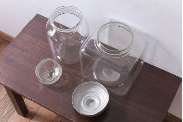 アンティーク雑貨　昭和レトロ　ガラス蓋とブリキ蓋のガラス瓶2個セット