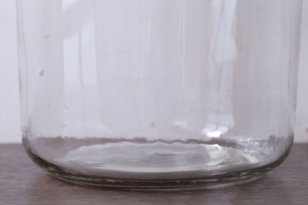 アンティーク雑貨　昭和レトロ　ガラス蓋とブリキ蓋のガラス瓶2個セット