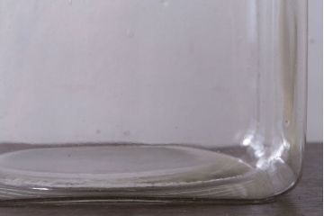 アンティーク雑貨　昭和レトロ　ガラス蓋とブリキ蓋のガラス瓶2個セット