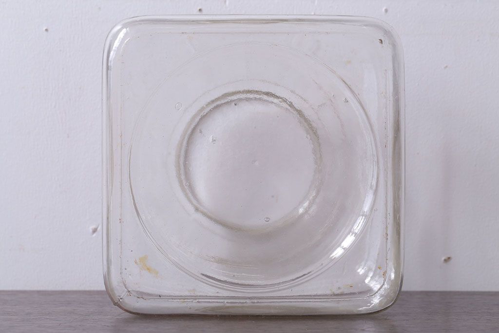 アンティーク雑貨　昭和レトロ　ガラス蓋とブリキ蓋のガラス瓶2個セット