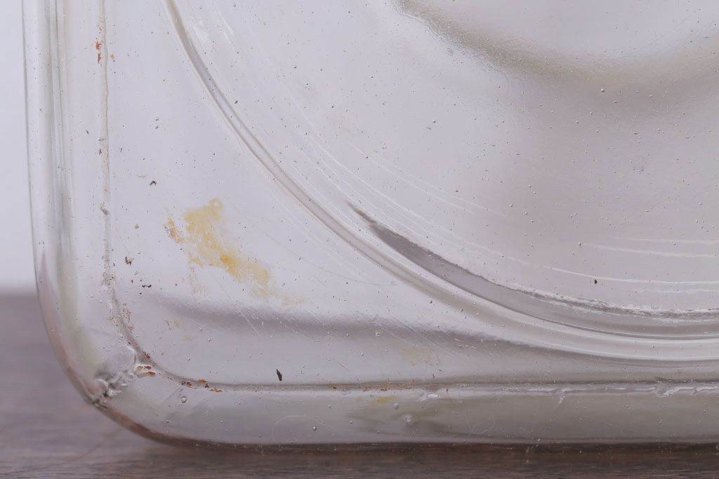 アンティーク雑貨　昭和レトロ　ガラス蓋とブリキ蓋のガラス瓶2個セット