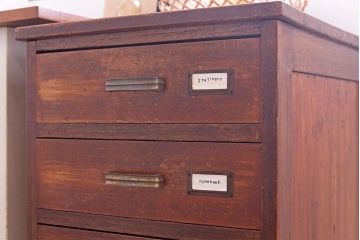 アンティーク家具　アンティーク　ネームプレート!デスクサイドチェスト(小引き出し)
