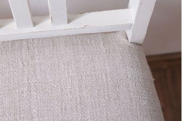 アンティーク家具　アンティークペイント　アンティークリネン座面の白いチェア(椅子)
