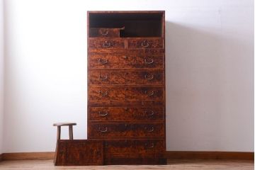 アンティーク家具　和製アンティーク　高級品!バール杢のトチ材製3段重ね衣装箪笥
