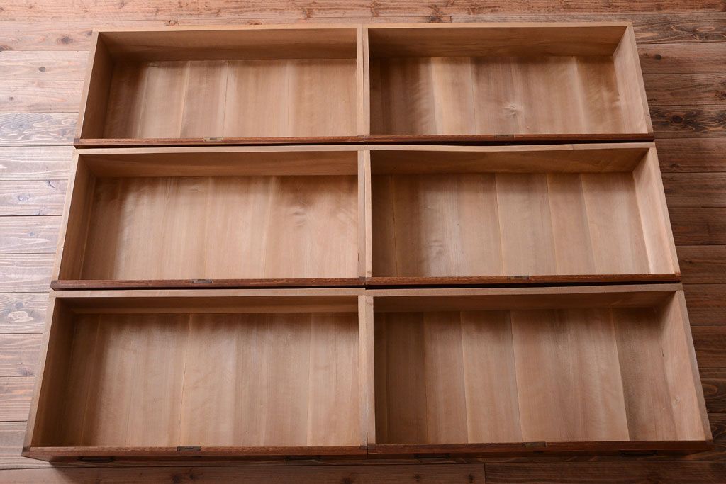 アンティーク家具　和製アンティーク　高級品!バール杢のトチ材製3段重ね衣装箪笥