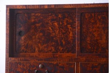 アンティーク家具　和製アンティーク　高級品!バール杢のトチ材製3段重ね衣装箪笥