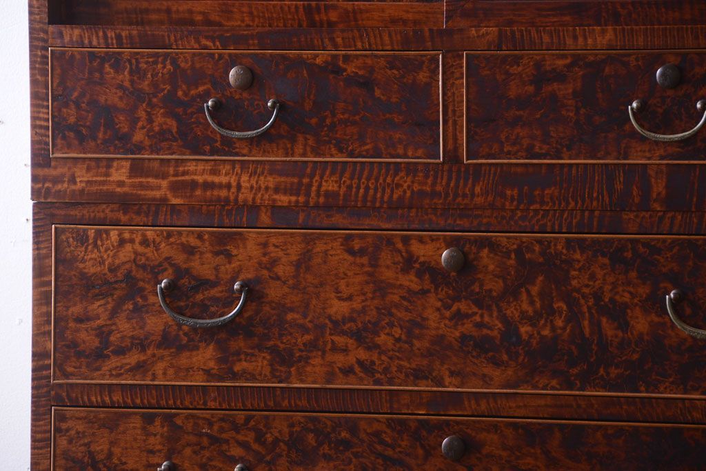 アンティーク家具　和製アンティーク　高級品!バール杢のトチ材製3段重ね衣装箪笥