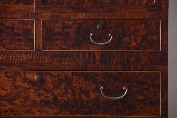 アンティーク家具　和製アンティーク　高級品!バール杢のトチ材製3段重ね衣装箪笥