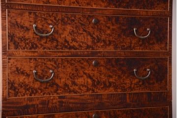 アンティーク家具　和製アンティーク　高級品!バール杢のトチ材製3段重ね衣装箪笥