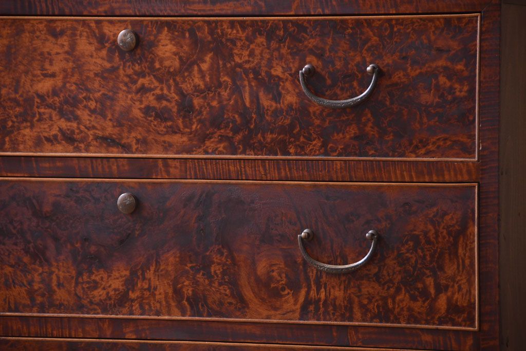 アンティーク家具　和製アンティーク　高級品!バール杢のトチ材製3段重ね衣装箪笥