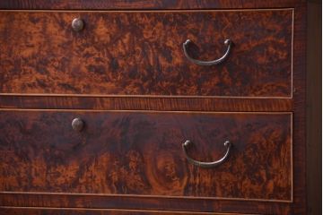 アンティーク家具　和製アンティーク　高級品!バール杢のトチ材製3段重ね衣装箪笥