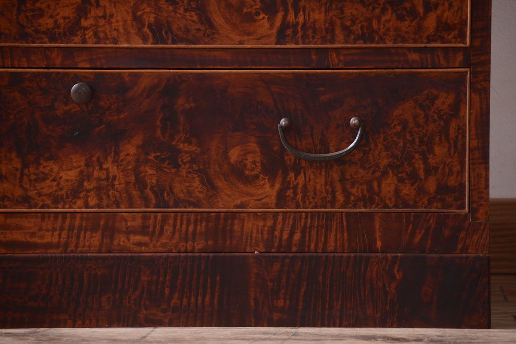 アンティーク家具　和製アンティーク　高級品!バール杢のトチ材製3段重ね衣装箪笥