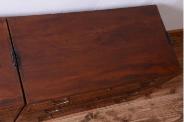 アンティーク家具　和製アンティーク　高級品!バール杢のトチ材製3段重ね衣装箪笥