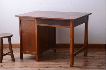 レトロ家具　昭和レトロ　古い木製のシンプルなアンティーク片袖机(2)