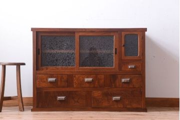 アンティーク家具　古民具・骨董　結霜ガラス入り!前面欅材の和製アンティーク収納棚