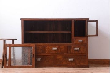 アンティーク家具　古民具・骨董　結霜ガラス入り!前面欅材の和製アンティーク収納棚