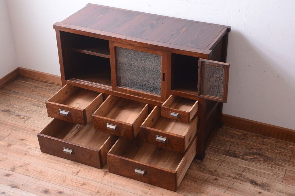 アンティーク家具　古民具・骨董　結霜ガラス入り!前面欅材の和製アンティーク収納棚