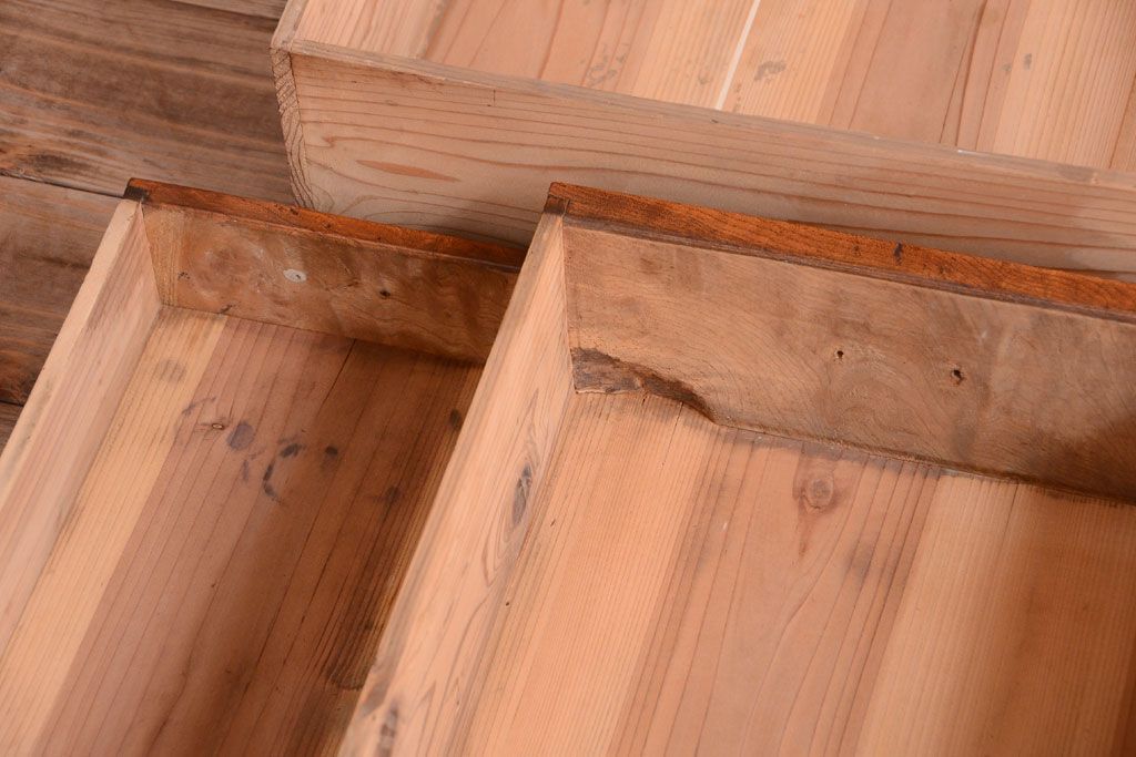 アンティーク家具　古民具・骨董　結霜ガラス入り!前面欅材の和製アンティーク収納棚