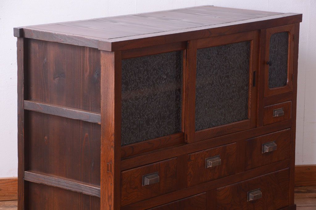 アンティーク家具　古民具・骨董　結霜ガラス入り!前面欅材の和製アンティーク収納棚