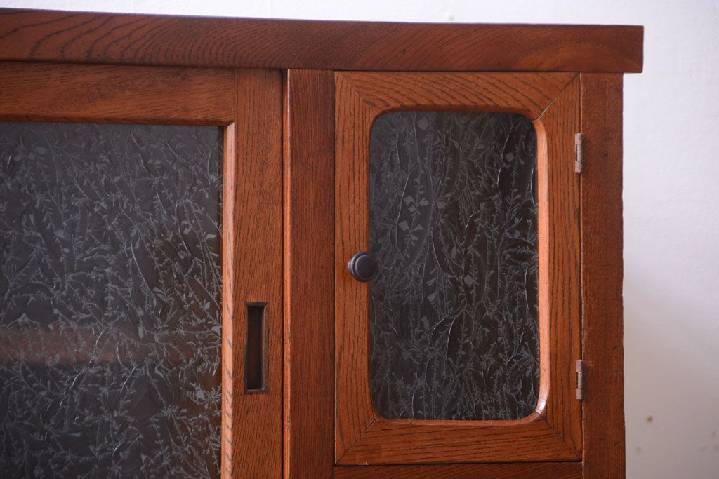 アンティーク家具　古民具・骨董　結霜ガラス入り!前面欅材の和製アンティーク収納棚