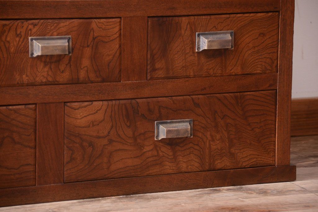 アンティーク家具　古民具・骨董　結霜ガラス入り!前面欅材の和製アンティーク収納棚